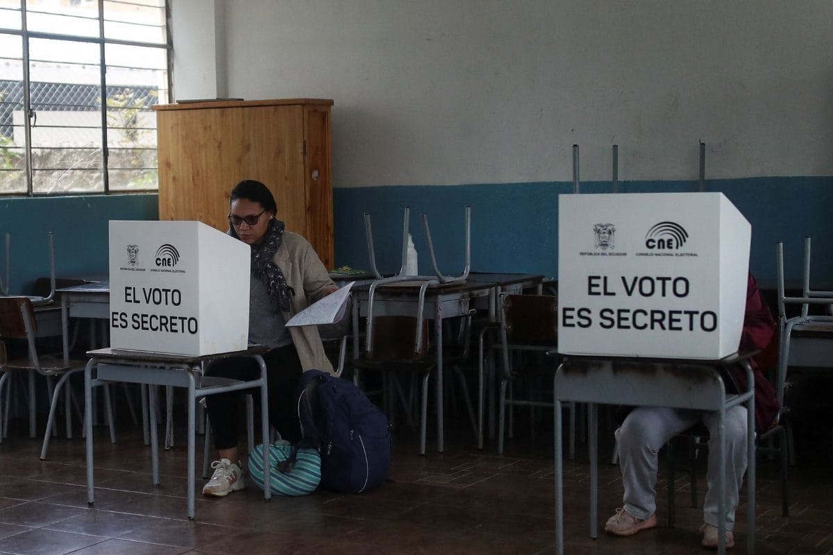 'We Are Afraid': Voting Begins in Tense Presidential Ecuador Election